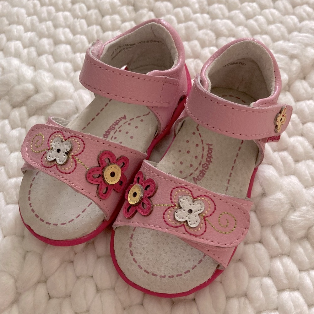 NWT pediped Leanna sandals size 18 (US 3) w/floral detail
